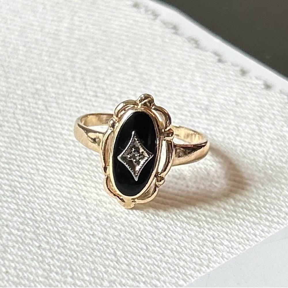 Vintage 10k Gold and Onyx Ring